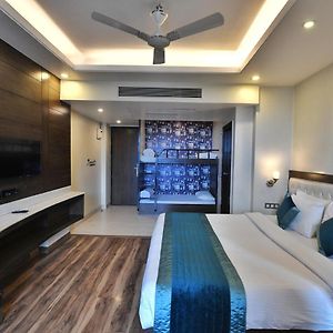 Junior Suite 500 INR on Spa Therapies